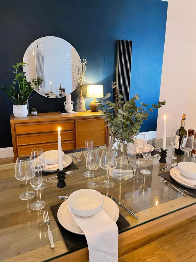 The Clock Tower Apartment - Spacious, Modern, 2 Bed Room Apartment , Southsea With Free Parking - Sleeps 4 Портцмаус Экстерьер фото
